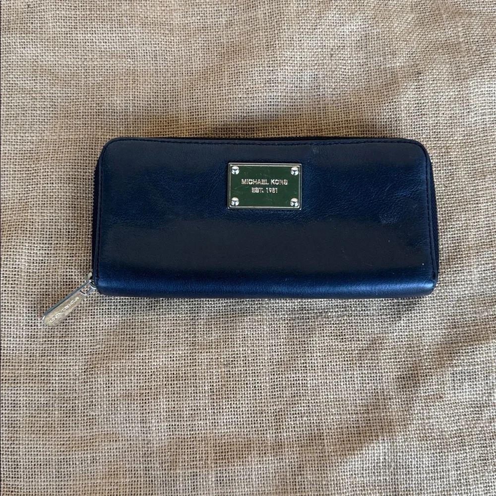 Michael Kors Black leather Wallet with Gold Accents